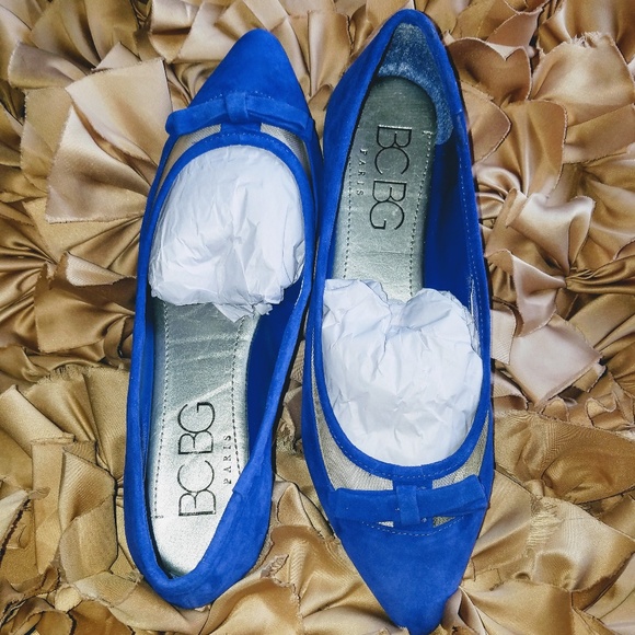 BCBG Shoes - 🏃‍♀️🏃‍♀️RUN!!! BCBG Flats  ❗LAST PAIR Size 6 1/2